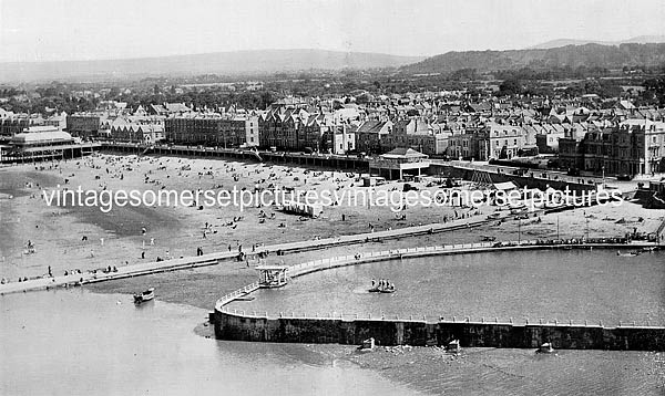 Beach_and_Esplanade_Wide_View