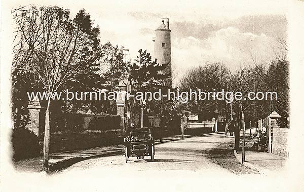 Berrow_Rd_Lighthouse_with_chimney