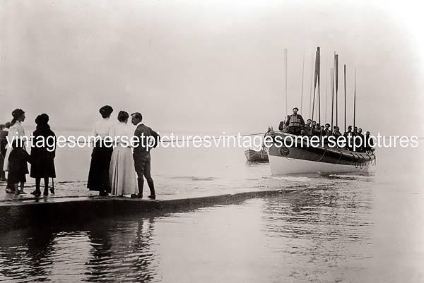 Lifeboat_Landing