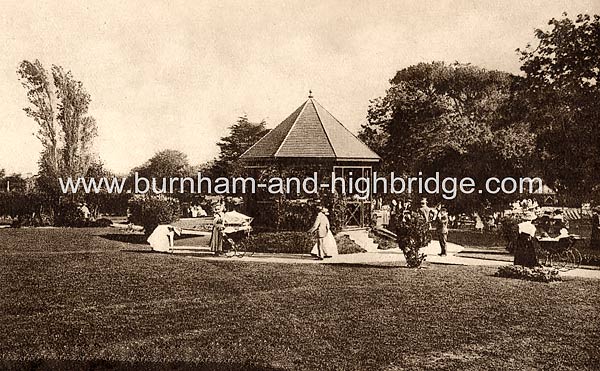 Manor_Gardens_Bandstand