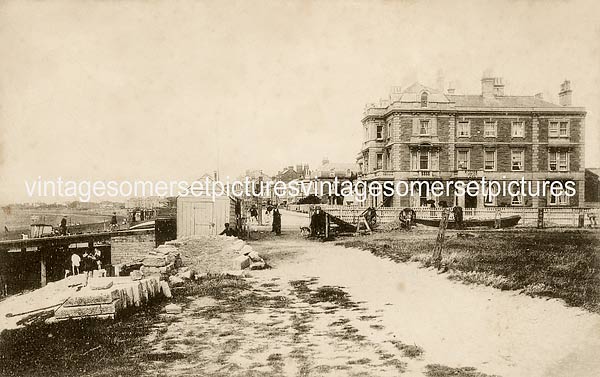 Queens_and_Esplanade_1918