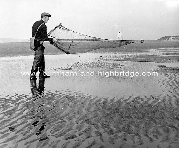 Shrimping_on_Burnham_beach