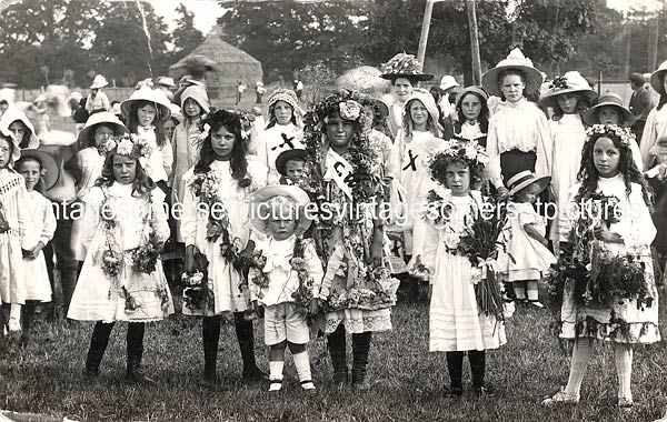 Fete_at_Highbridge_1911