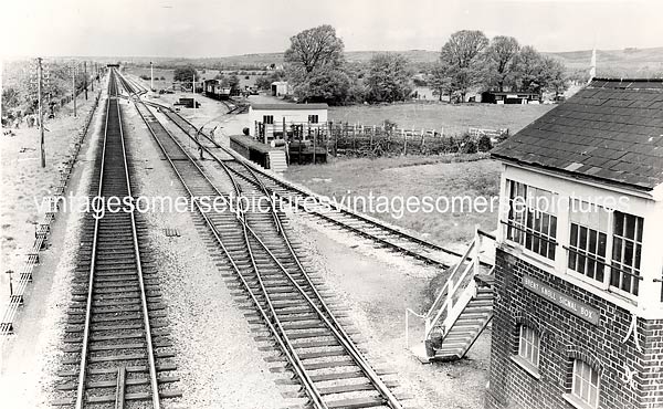 Brent_Knoll_GWR_Station_and_Signal_Box