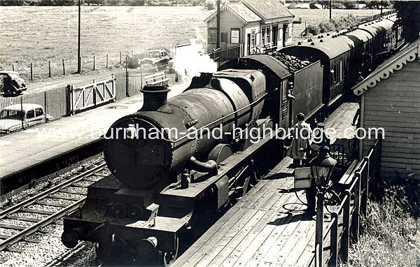 Brent_Knoll_GWR_Station_and_Train